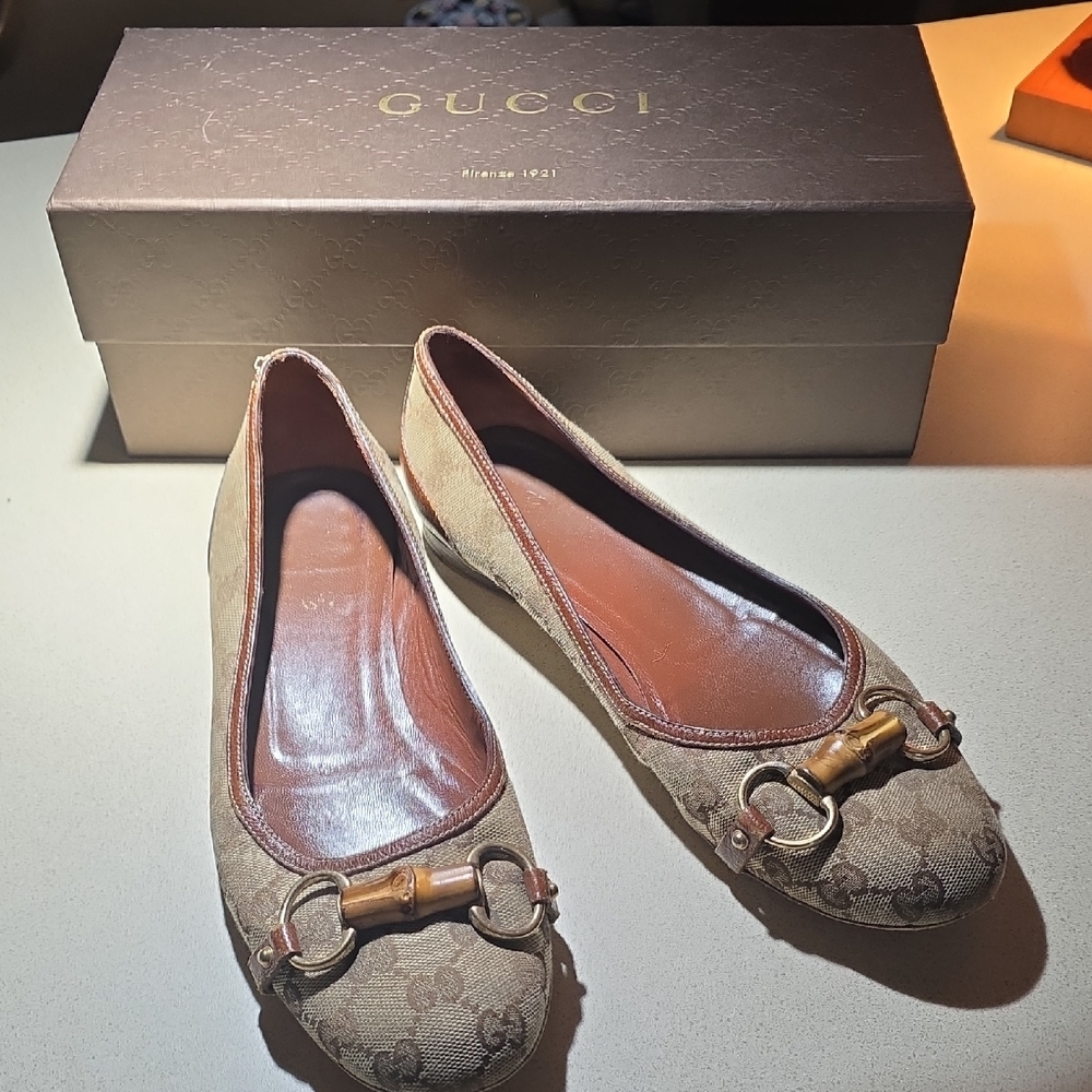 Gucci Tan Women's Flats with Bamboo Detail